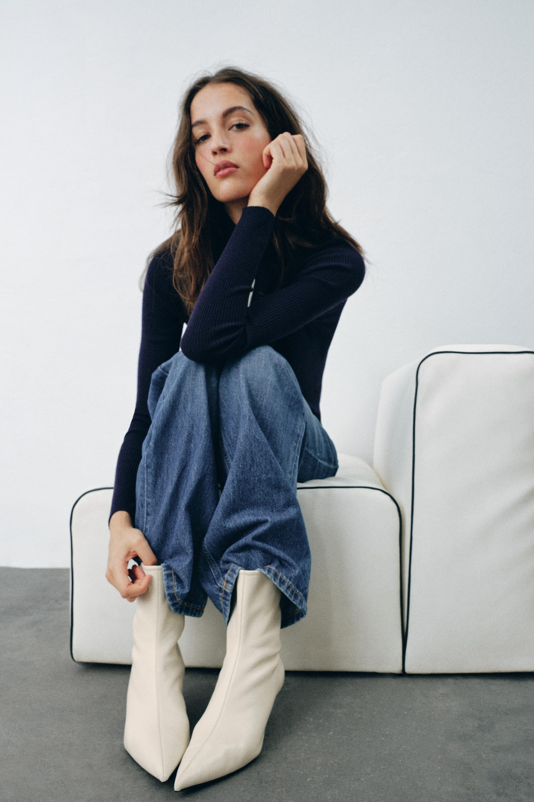 LEATHER KITTEN HEEL BOOTIES | Zara US