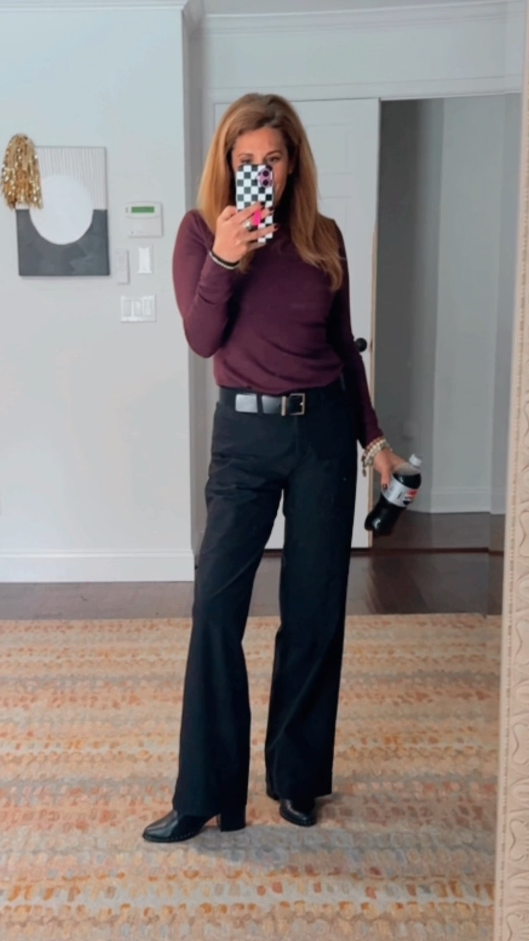 A little OOTD today!! Obsessed with these while leg pants from Lululemon! Comfort combined with business casual! Follow Write Sarah Honey! Shop NOW! 

#LTKSaleAlert #LTKootd #LTKdayinmylife