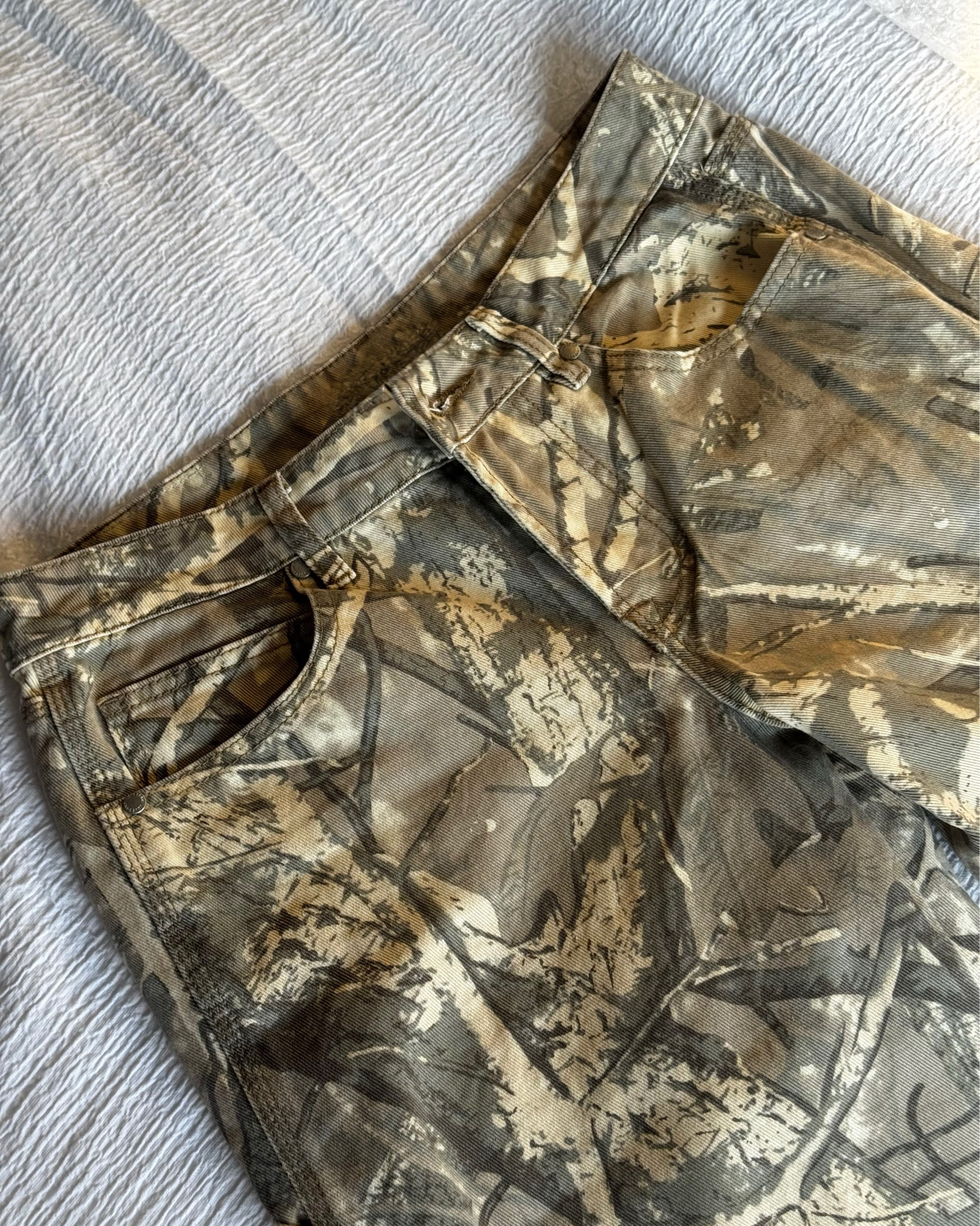 Cargo camo denim pants!! Love them so much!! I’m 5’5” 140 pounds and wearing a medium 

#LTKSeasonal #LTKStyleTip #LTKFindsUnder50