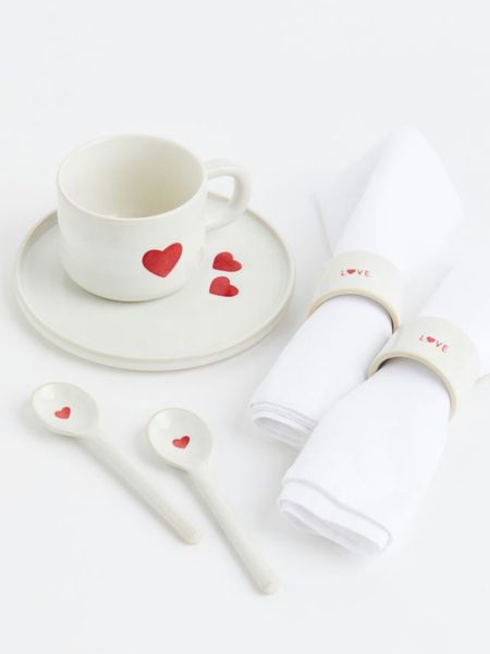Adorable Valentine finds from H&M.

#LTKFind #LTKSeasonal #LTKunder50