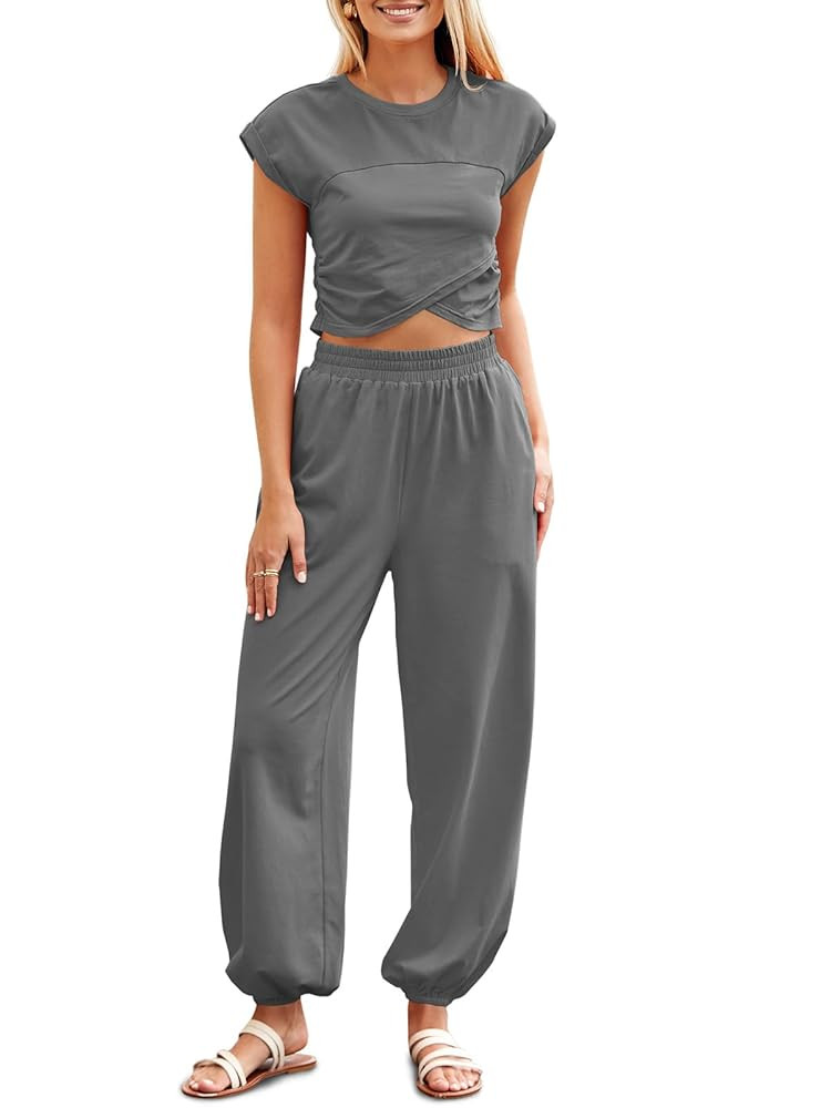 Fisoew Women's Two Piece Outfits Casual Lounge Sets Crop Tops and Joggers Tracksuit with Pockets | Amazon (US)