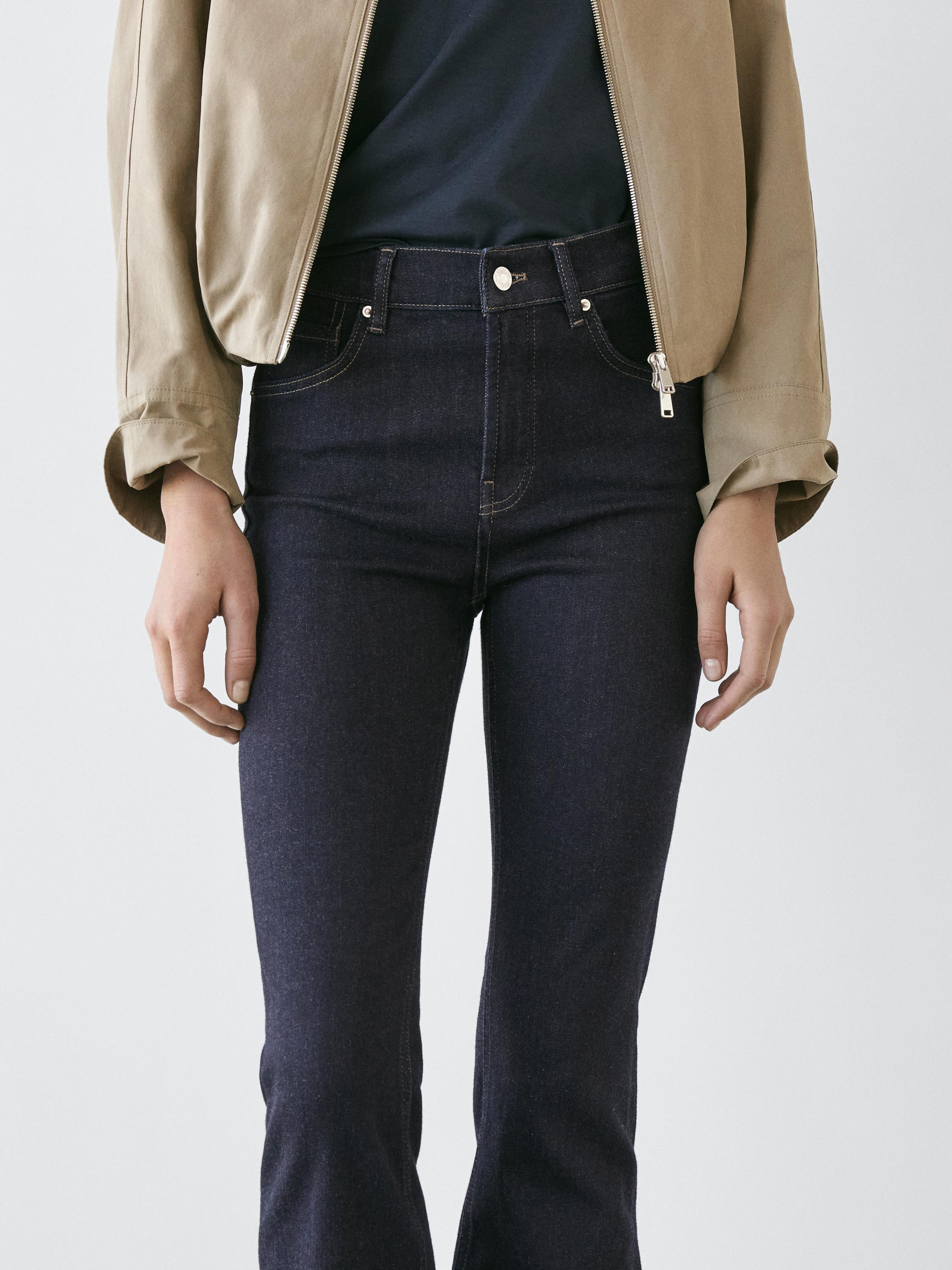 Skinny-Jeans mit Schlag und hohem Bund | Massimo Dutti DE