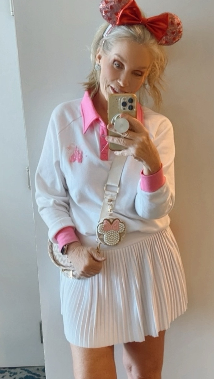 From a day at Disney, to FaceTiming with kids, homemade chocolate covered strawberries, and cuddling on the couch - it was a great day ❤️ 
Links to all of our Valentine’s looks here!

#LTKmomlife #LTKKids #LTKdayinmylife