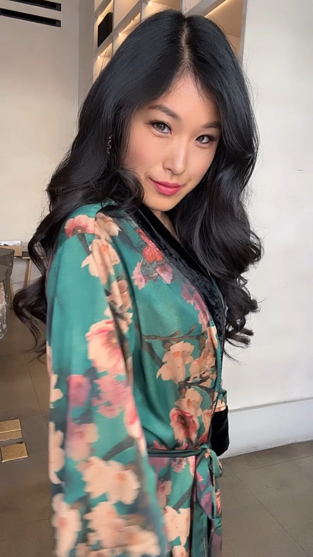 Flow through life in this luxurious green robe! This kimono robe is beautiful and is the perfect style to dress up or dress down for a coffee date or night on the town! 