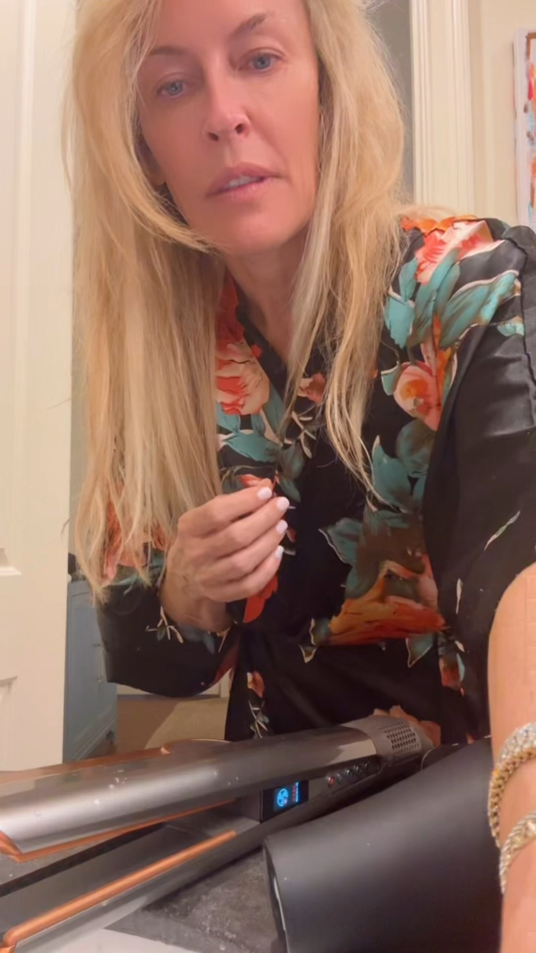 Trying Campbell’s Dyson airstraight and I’m hooked! Use it on wet or dry hair as a dryer or straightener. So good!