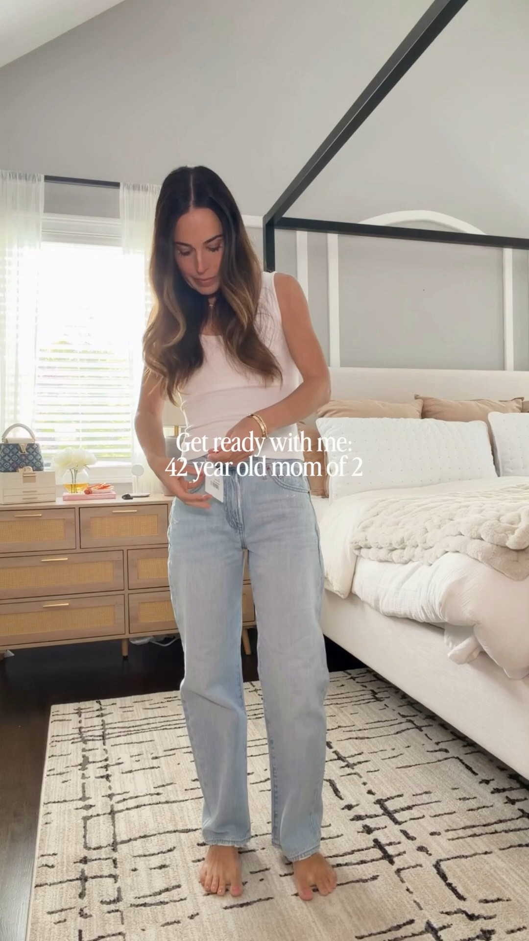 Grabbed my favorite bowed straight leg jeans in a new light wash for spring 🙌🏻 

💌type “DEETS” and I’ll send you all the details to my outfit 
🔗 wearing size 24 jeans and xs sweater

#LTKgrwm #LTKmomlife #LTKOver40