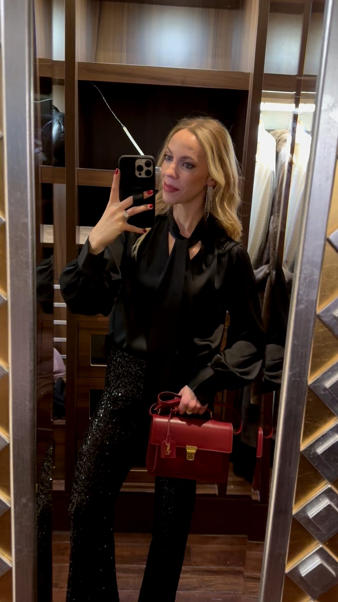 New Year’s Eve outfit, Zara sequin pants, all black holiday party look, date night outfit, style over 40

#LTKOver40 #LTKHoliday #LTKFindsUnder100