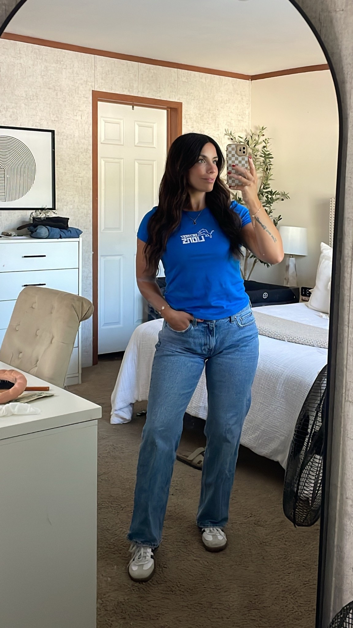 Size small tee from old navy
Jeans size 26S Abercrombie
Shoes sambas kids size 4

#LTKFallSale #LTKPetite #LTKSaleAlert