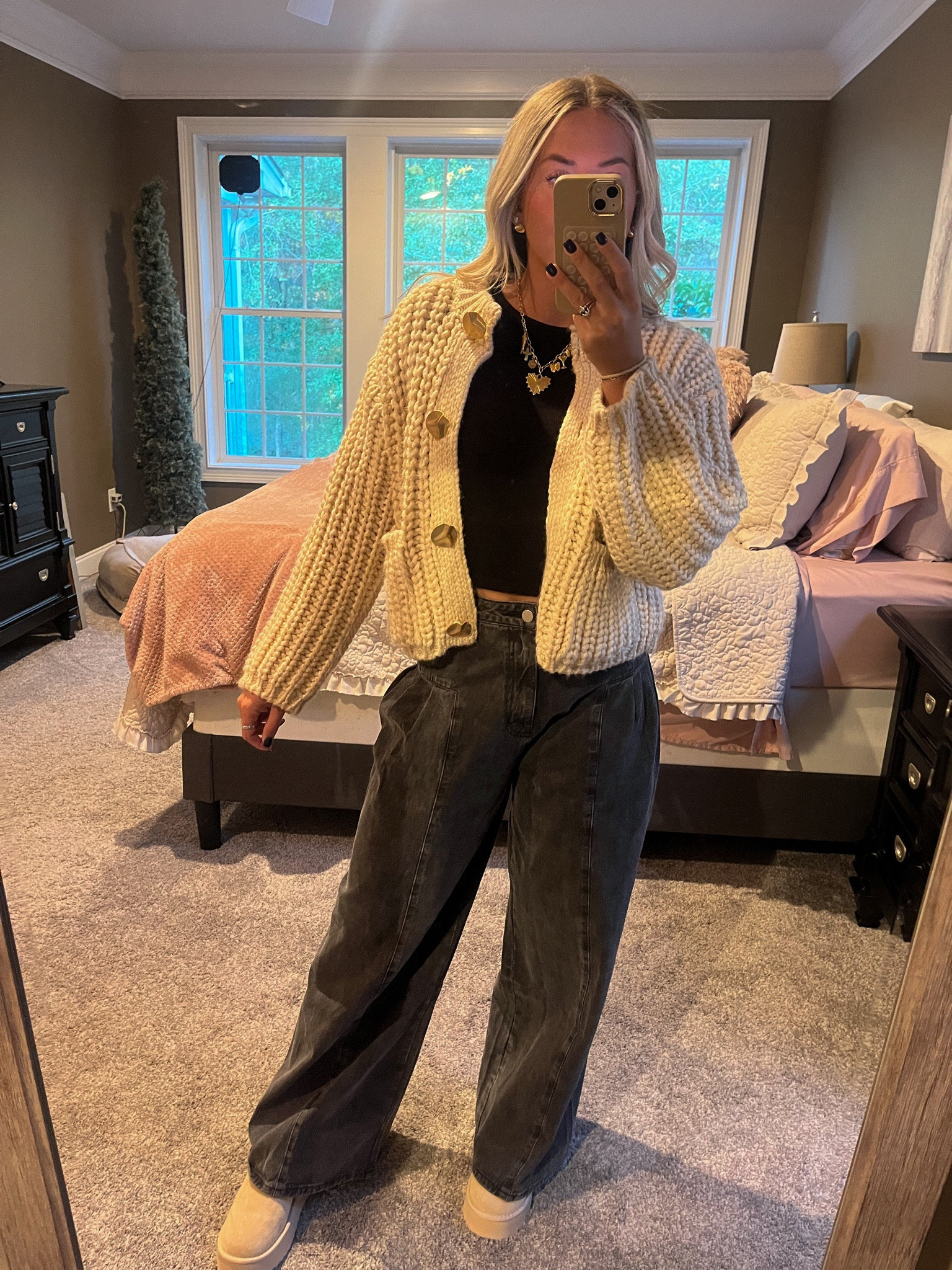 Jenas and boots linked! Cutest baggy jeans for winter and cozy cozy boots!! 

#LTKGiftGuide #LTKHoliday #LTKShoeCrush