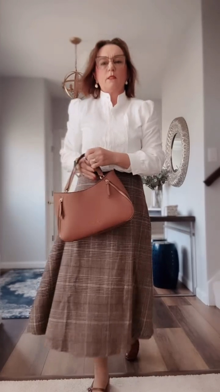 Estilo retrô hoje para um dia de inverno, menos frio. 

#LTKFashionMonth #LTKmidsize #LTKestilo50+