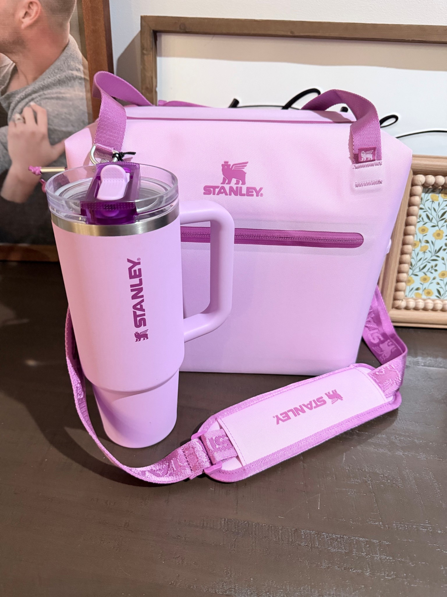 Need a lunchbox that will literally hold everything, get the 12qt! I’ll definitely be taking this on our kayak trips. Oh, and the colors matches my kayak, even better! @Stanley_Brand #stanleypartner

•Main material: Recycled polyester
•Winged bear liner
•Easy-carry top handle
•Winged bear snap-lock closure
•Hinge-top zip opening
•Front zip pocket
•Shoulder strap included 