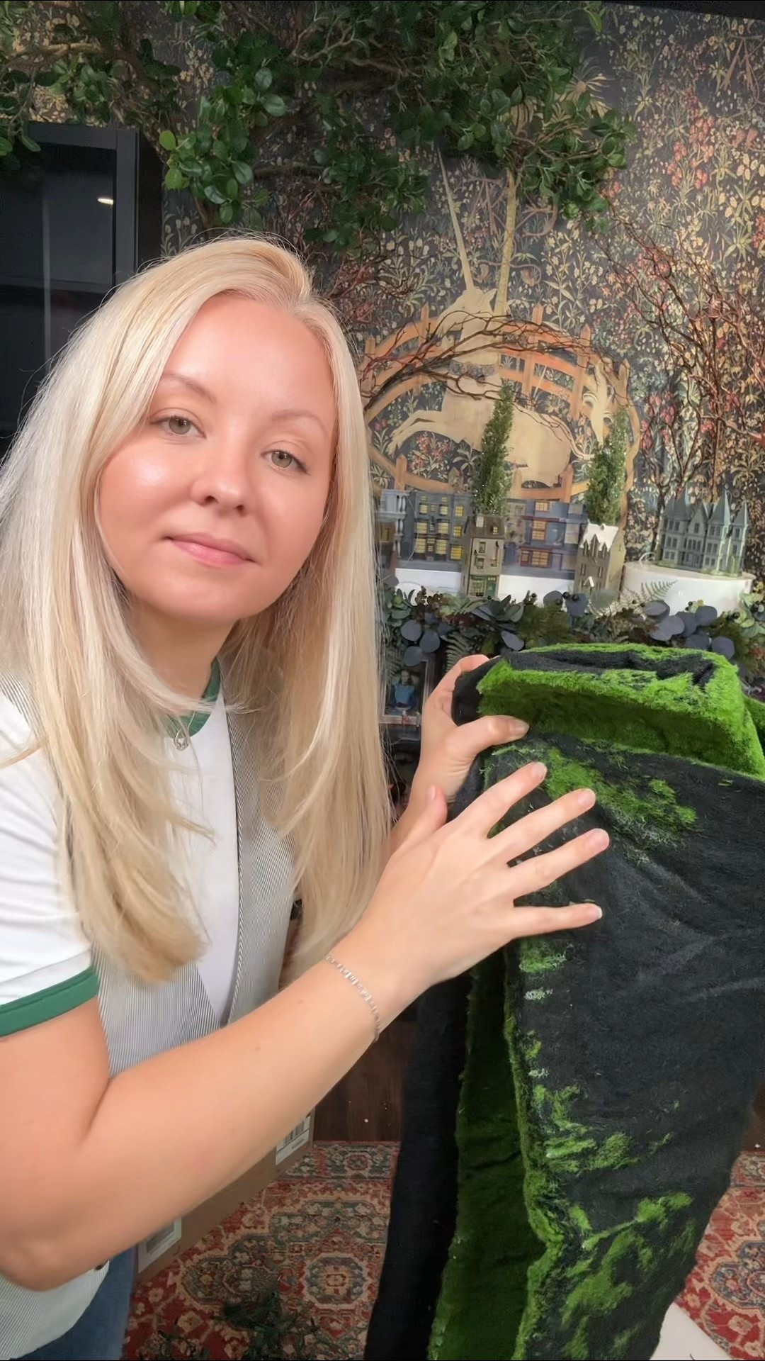 This is the coolest moss for decorating. 