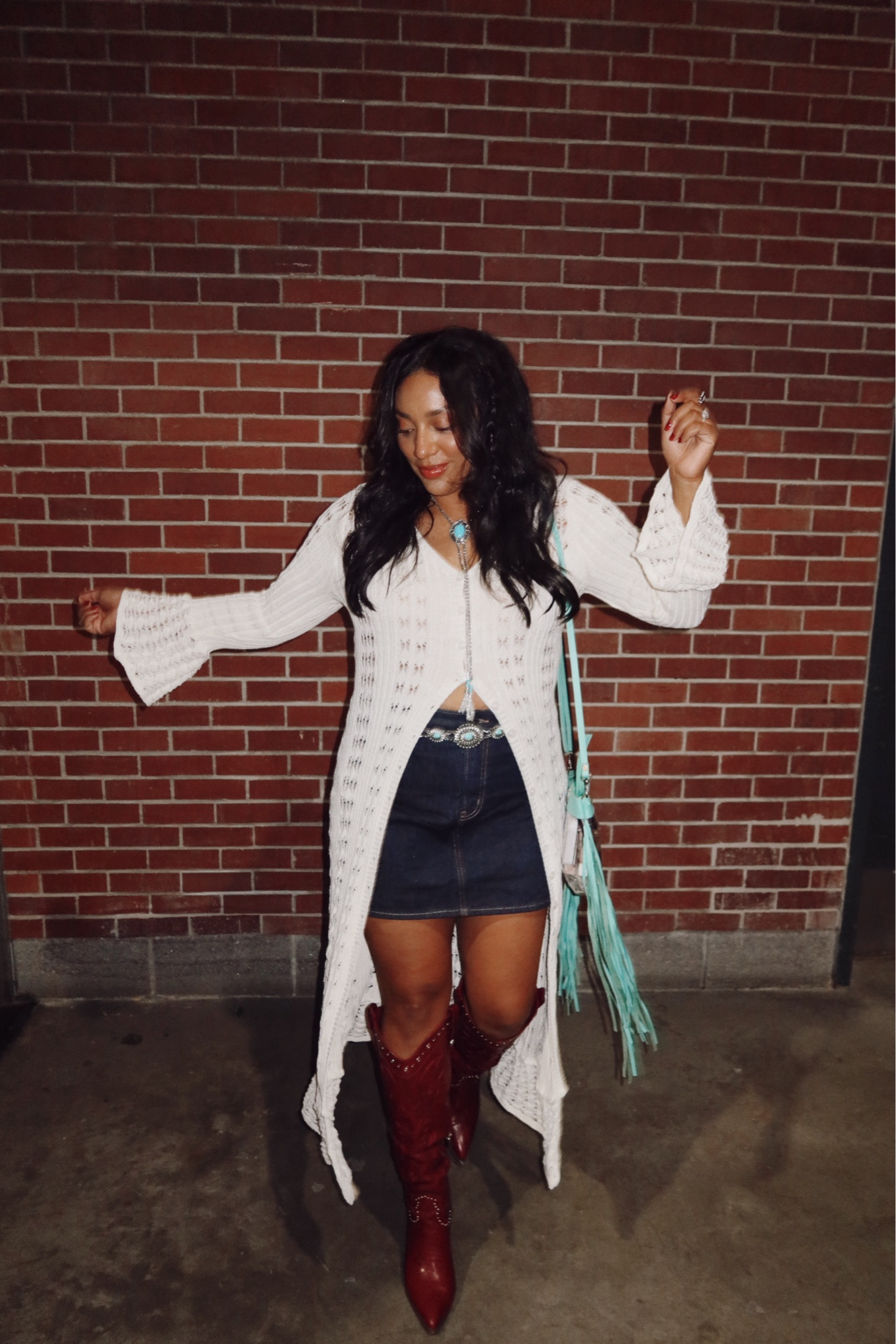 Riley green concert OOTD! Size L in sweater

#LTKMidsize #LTKFindsUnder50 #LTKStyleTip