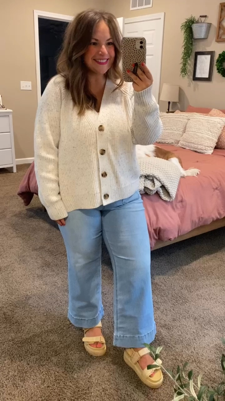 You can’t go wrong with a comfy cardigan & jeans. Digging this Amazon + Old Navy fit.

sandals: fit a tad oversized // wearing a 5
jeans: fit true to size // wearing a large
cardigan: fits true to size // wearing a large

Amazon, Old Navy

#LTKFindsUnder100 #LTKFindsUnder50 #LTKStyleTip