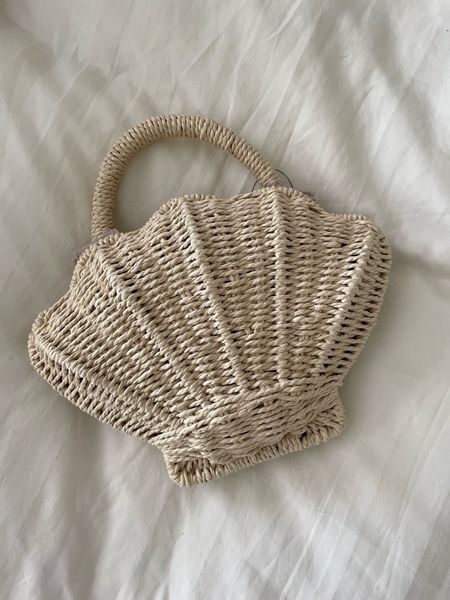 Linking some woven seashell bags! 
.
Raffia seashell purse rattan bag spring break beach vacation 

#LTKstyletip #LTKSeasonal #LTKitbag
