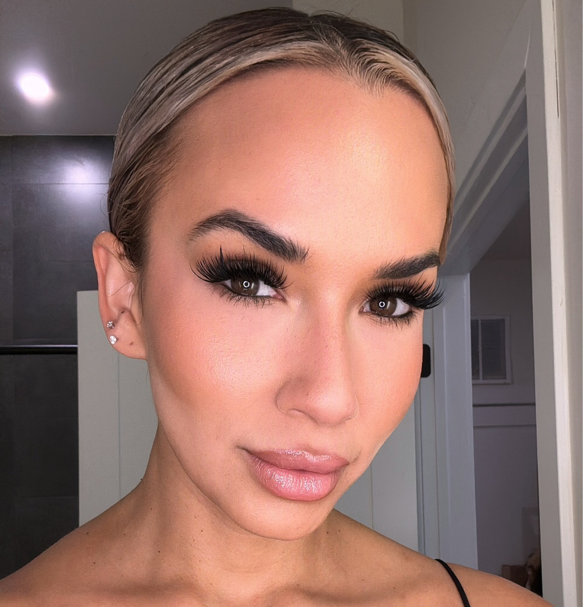 My 90 second mini tutorial is up on IG & TIKTOK (@a_s_h_l_e_e_k) showing how I created this soft look in just 15 minutes using all of the products listed below 🤗✨👌🏼🤍

#LTKBeauty #LTKVideo #LTKFindsUnder100