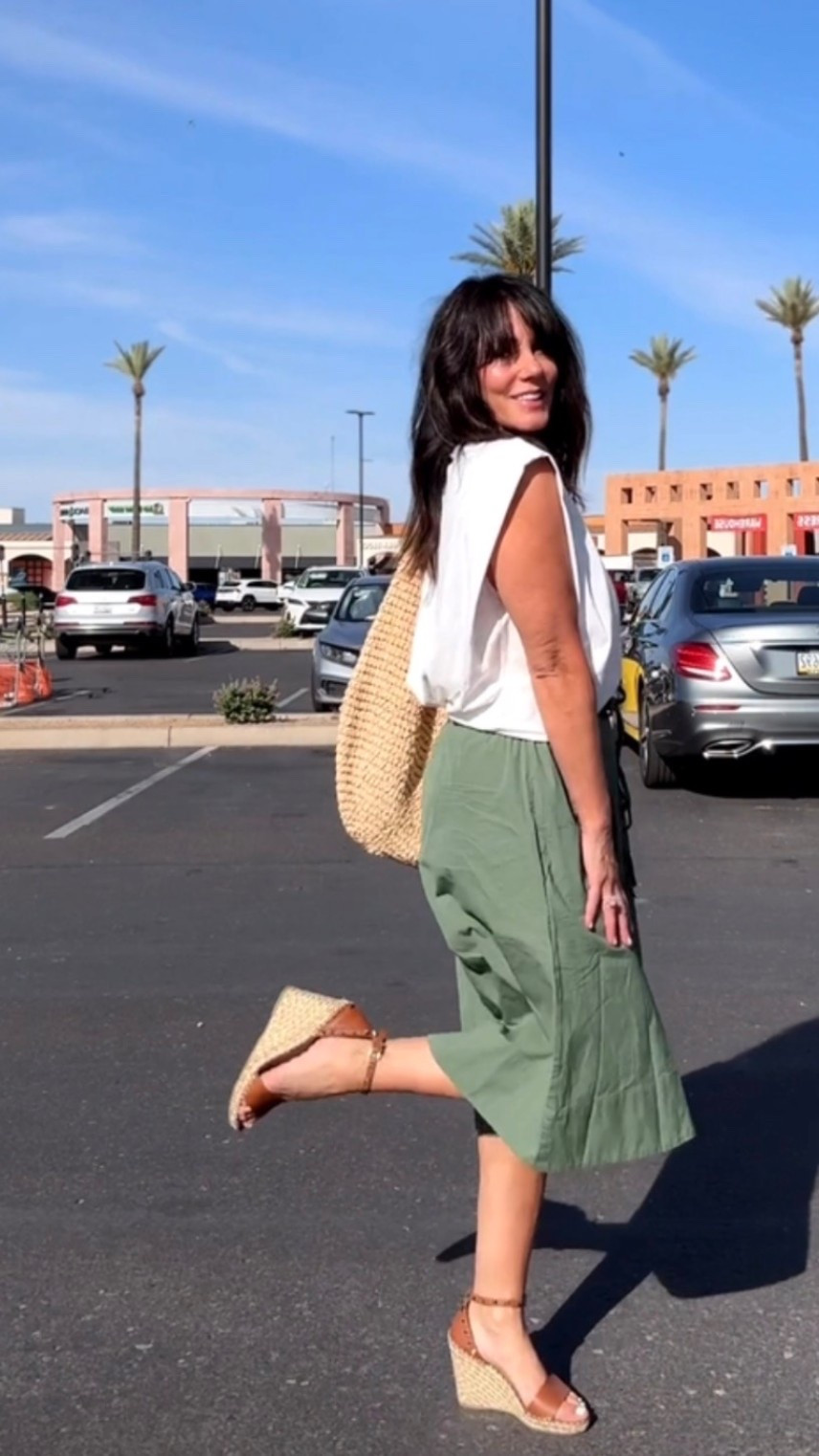 Stylist Tip:
LONG SHORTS -
It’s all about proportions!! 

If your long shorts, bermuda’s, culottes etc are just above, at or slightly under your knee - try this… 

➡️ Add some height to balance the proportion!! 

Here are a few that will take you from frumpy to stylish 👇

*I prefer a wedge because it’s easier to walk in (for me) than a heel or mule but they all work beautifully with a longer short! 

#LTKTravel #LTKMothersDay #LTKWorkwear