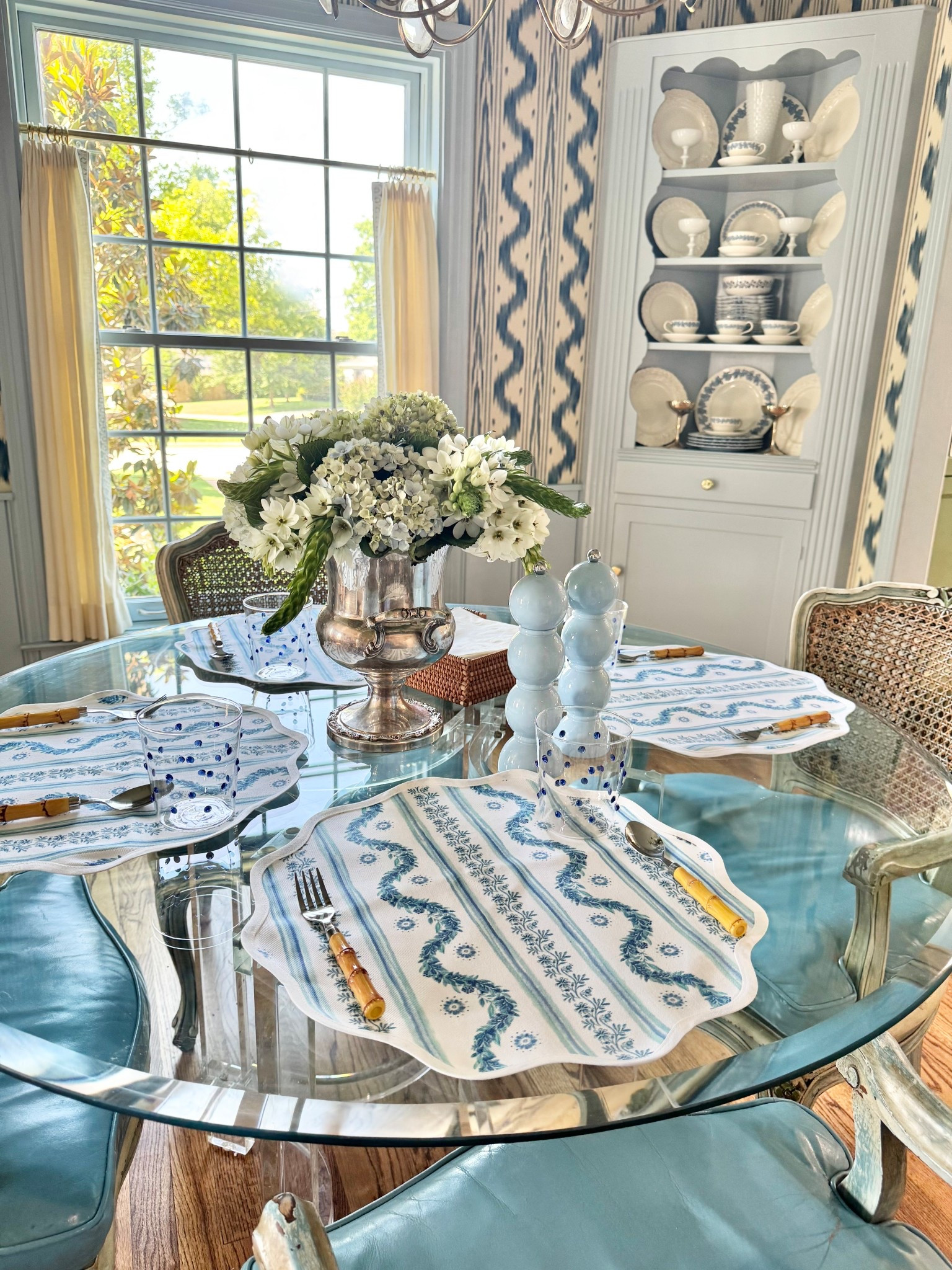 Breakfast room refresh with Blue Print Store!