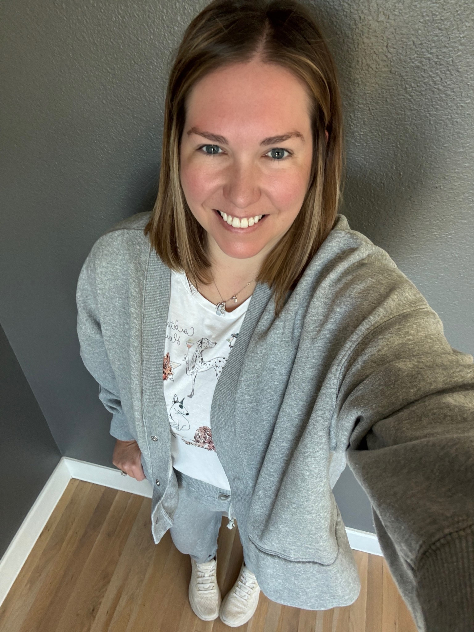 Super casual for meeting puppies today! It was so fun to see them and sweats were the way to go. I paired it with a fun dog themed graphic tee to add a little fun  

#LTKFindsUnder100 #LTKdayinmylife #LTKActive