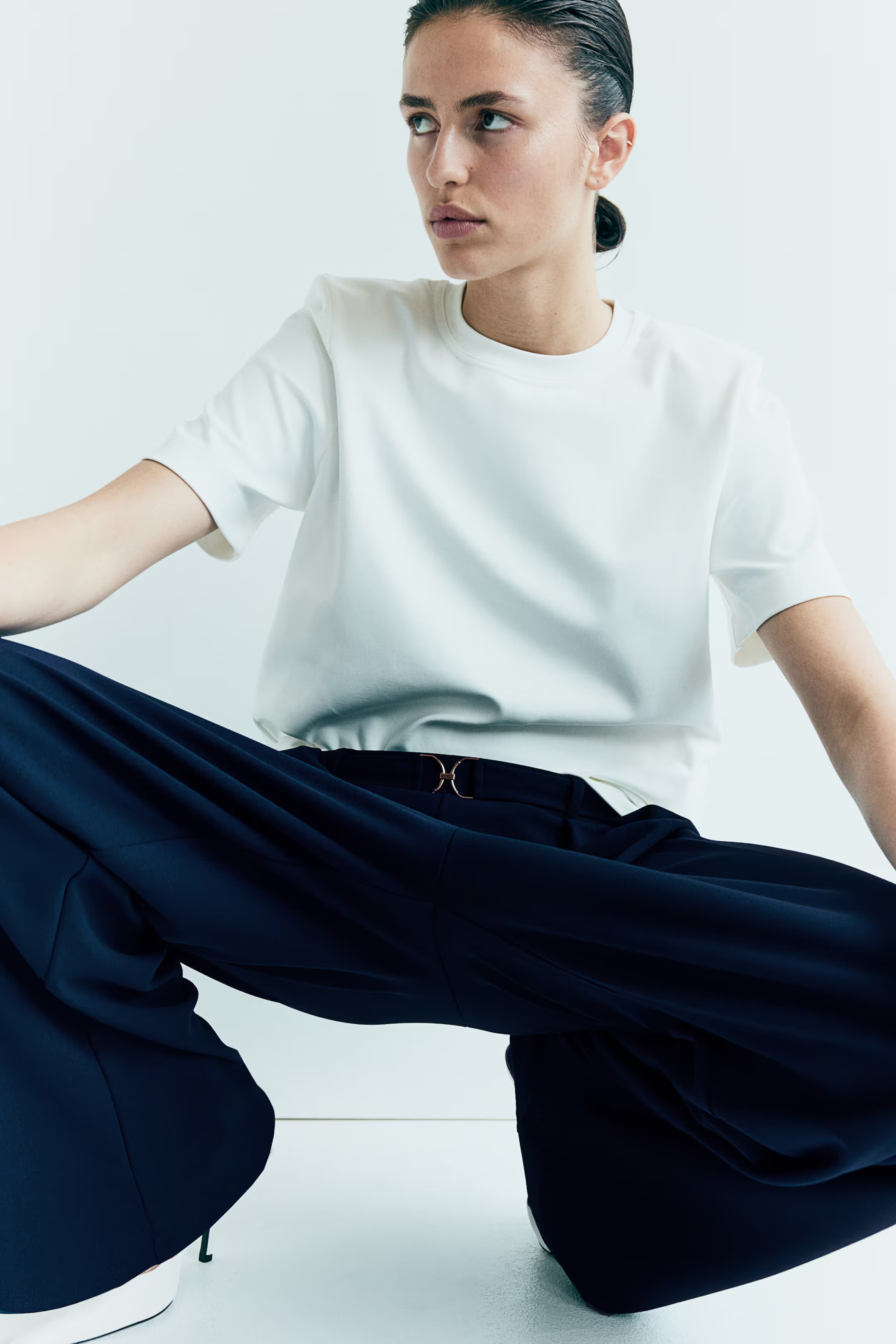 -20%Elegante Hose mit ZiertrenseNicht in den Favoriten gespeichert16,00 €19,99 €Farbe - Marin... | H&M (DE, AT, CH, NL, FI)