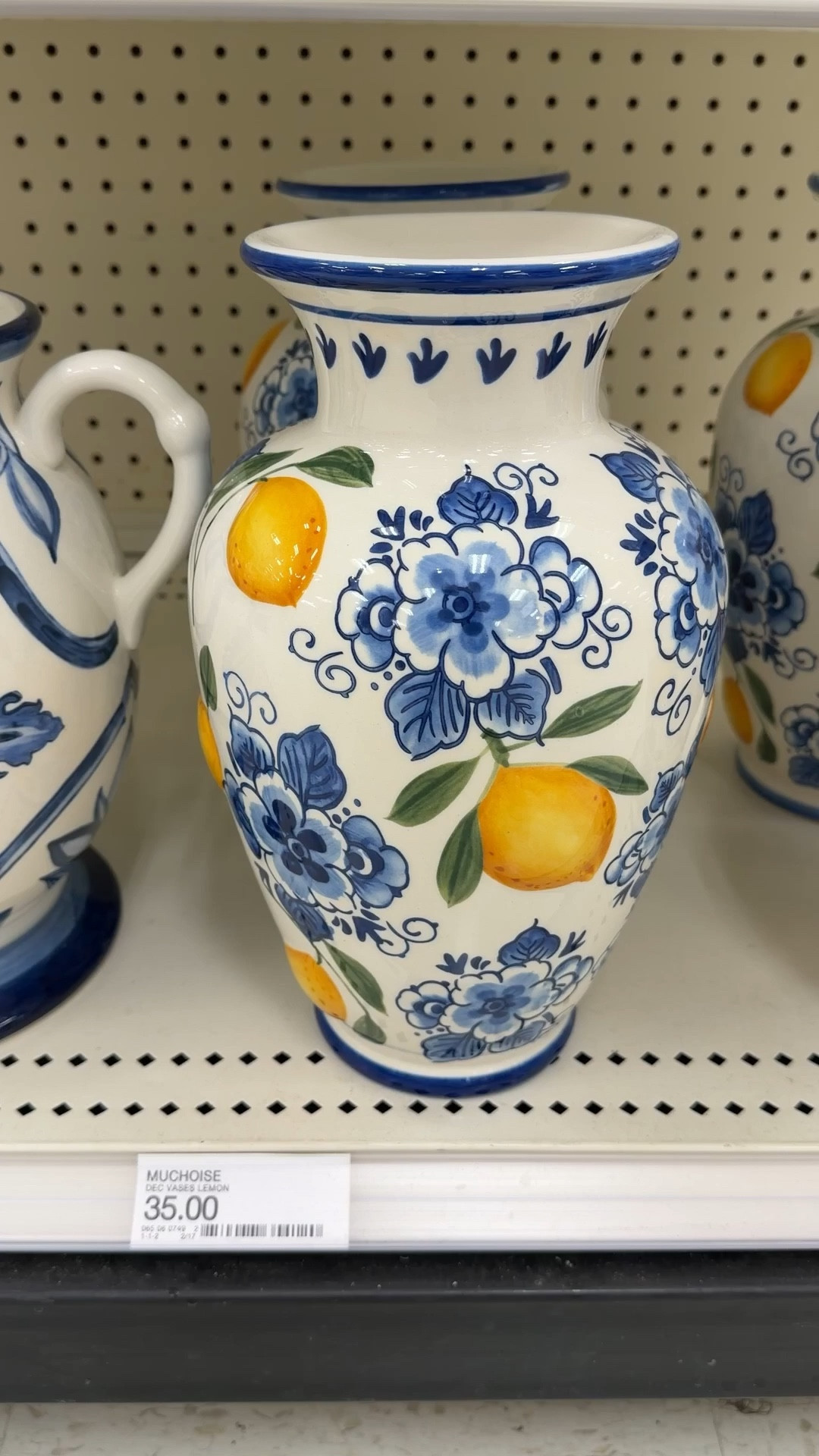 Summer decor that instantly transports you! 🍋💙 The Muchoise Ceramic Lemon Vases from Target bring such a fun Mediterranean feel with their bright lemon details and classic blue-and-white palette. 😍 They remind me so much of the Amalfi Coast — cheerful, colorful, and full of sunshine. 🌞 Such a charming accent for a console, kitchen counter, or summer tablescape. Linked the whole collection here! 🫶🏻 #TargetHome #SummerDecor #HomeDecor


#LTKSeasonal #LTKSpringSale #LTKHome