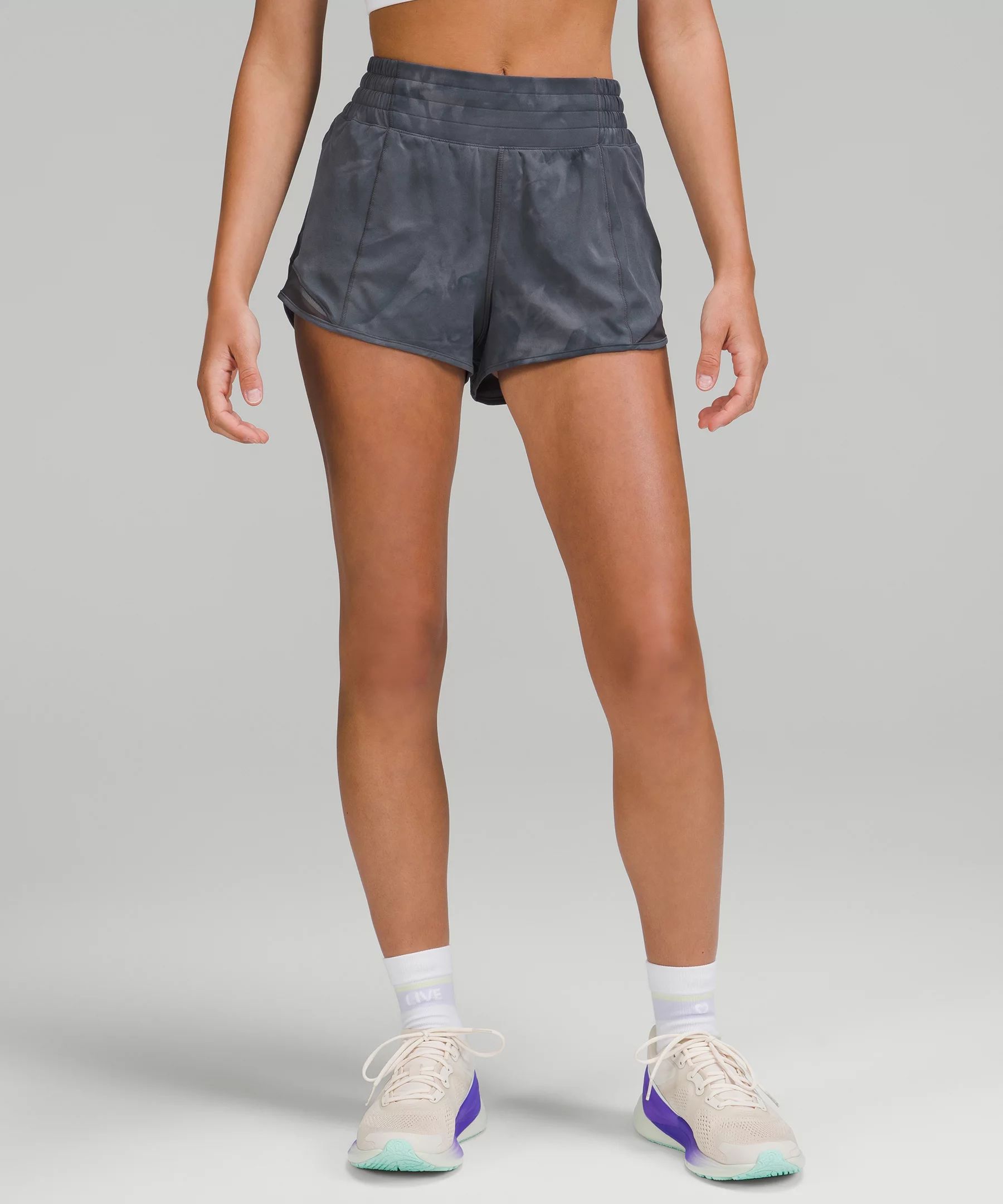 Hotty Hot High-Rise Short 2.5" *Online Only | Women's Shorts | lululemon | Lululemon (CA)