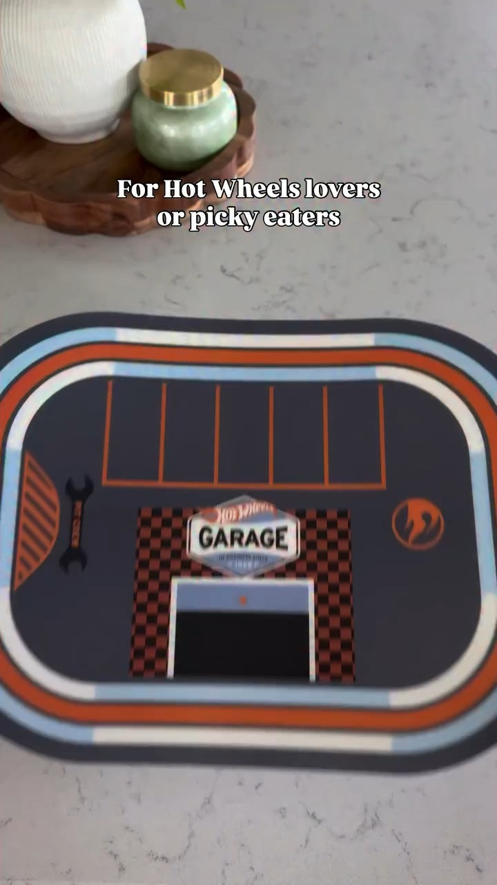 Found the cutest plate and placemat 🛞 great reward if you got a picky eater. You can give them a hot wheel after their healthy food😅 

#momfind #hotwheels #cars