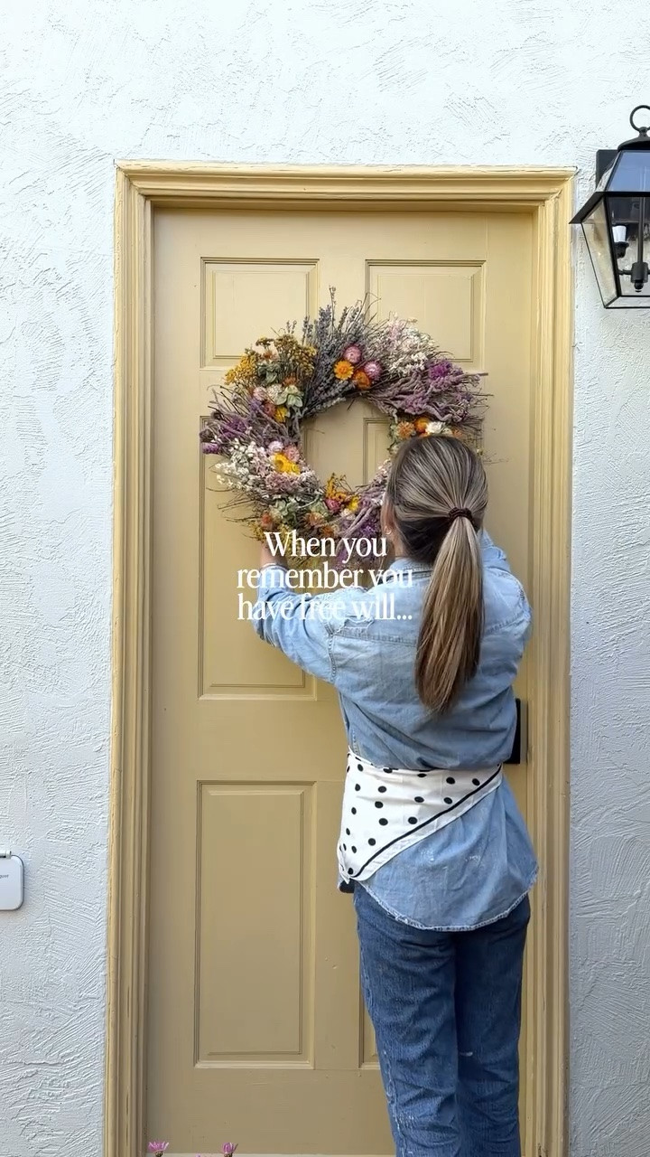 Seasonal color 🚪

#LTKHome #LTKSeasonal