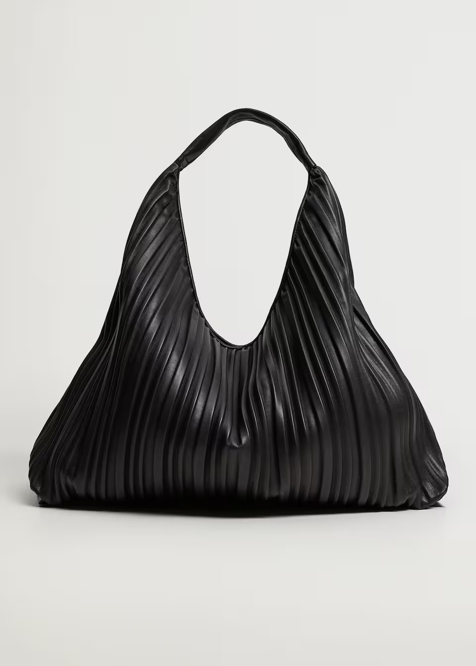 Geplooide bucketbag | MANGO (NL)
