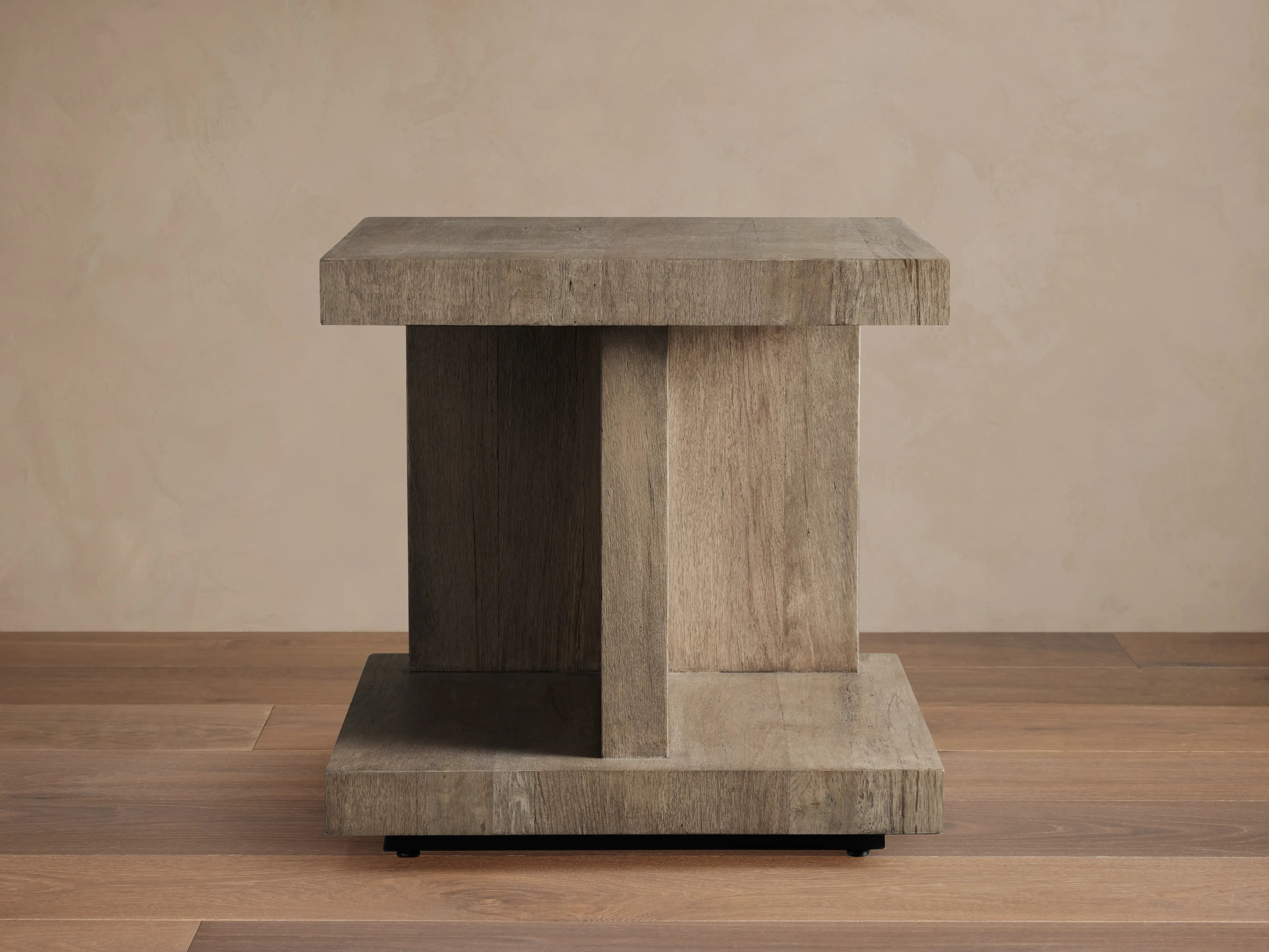 Leandro End Table | Arhaus
