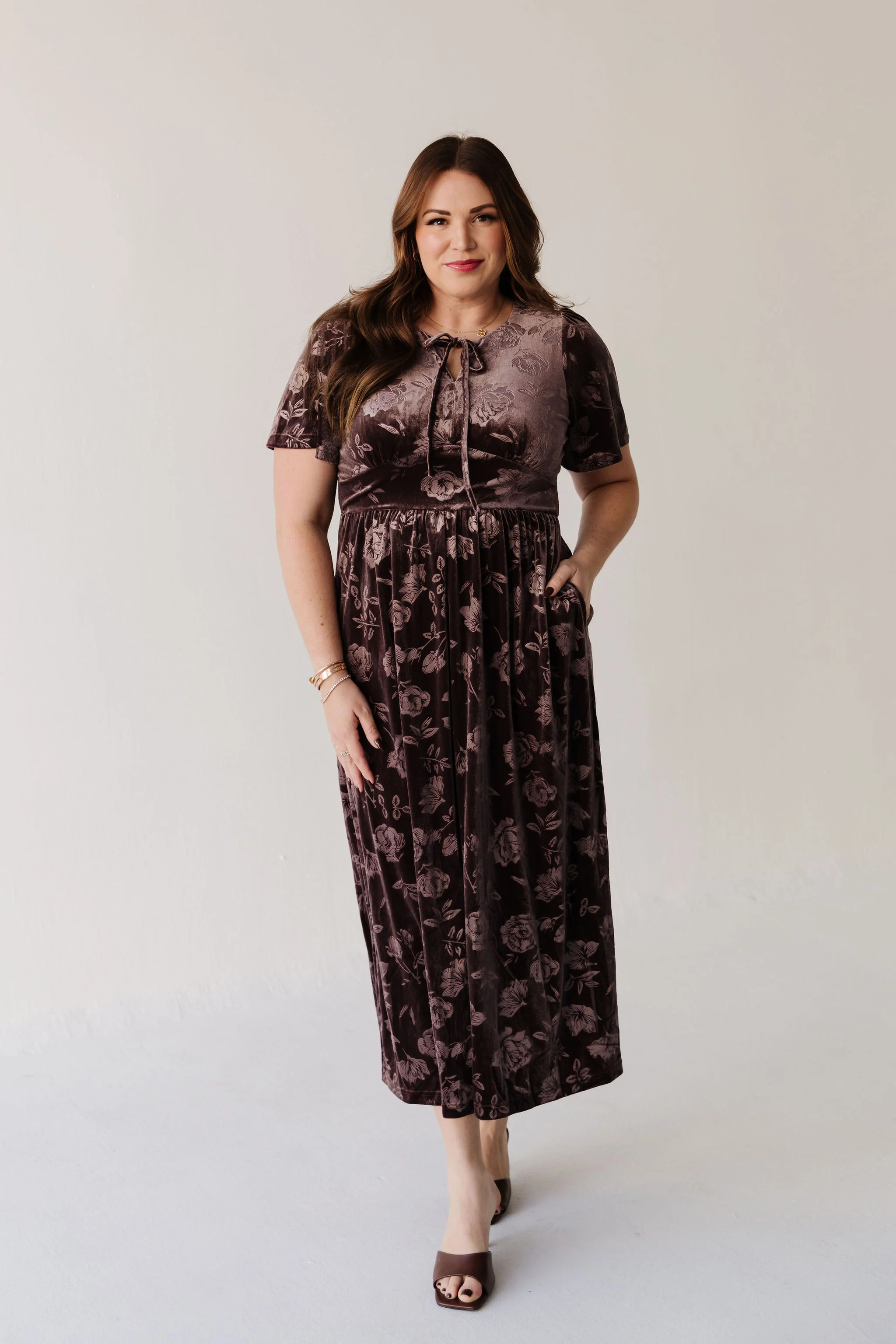 THE TIFFANY VELVET MIDI DRESS IN BROWN | Pink Desert