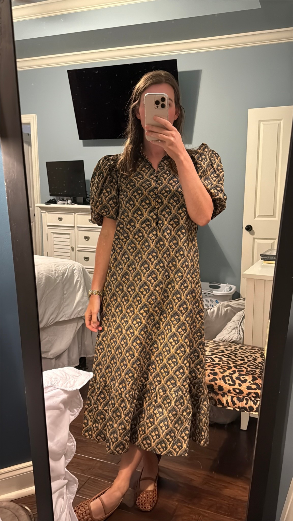 your thanksgiving dinner dress! 

tan dress / brown dress / navy dress / fall dress / Tuckernuck 

#LTKWorkwear #LTKHoliday #LTKSeasonal