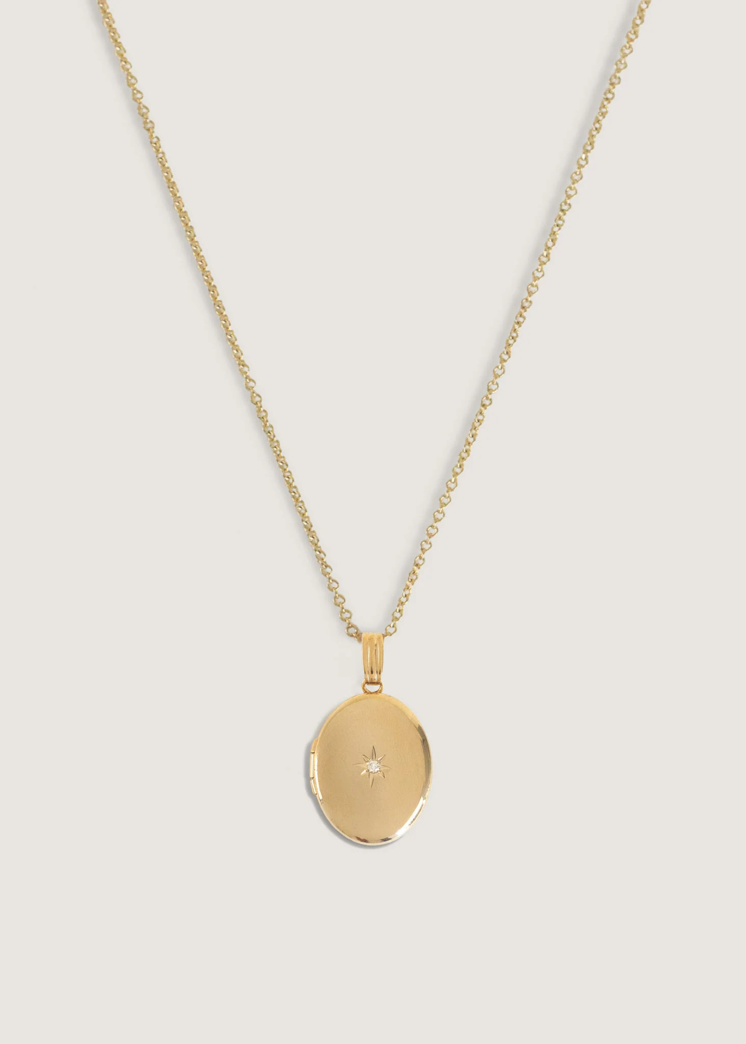 Maison Oval Locket Necklace Diamond - Kinn | Kinn Studio
