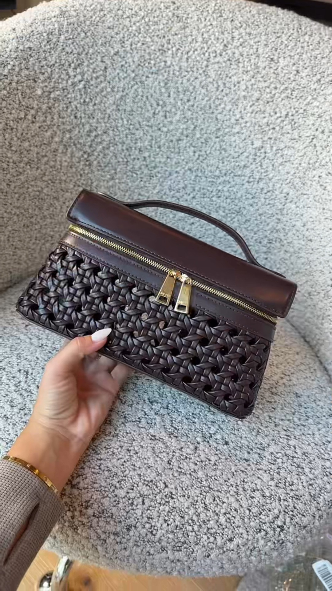 Unboxing the handbag I’ll be carrying all season 🍂 she’s even a crossbody! I will have this bag added to my LTK in the Amazon section! 

#LTKItBag #LTKFindsUnder100 #LTKU