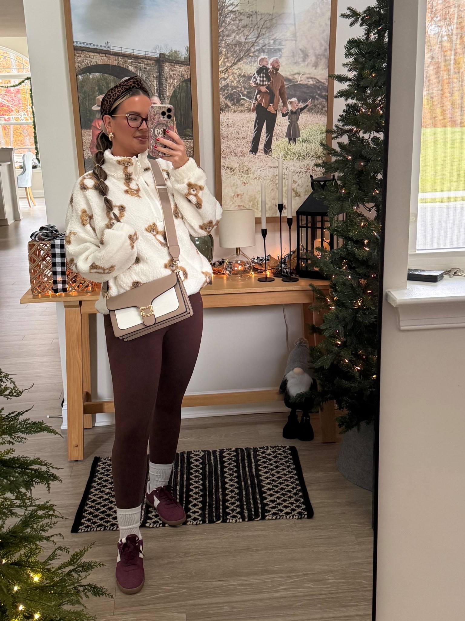 Wearing size large in sweater 

#LTKmomlife #LTKootd #LTKMidsize