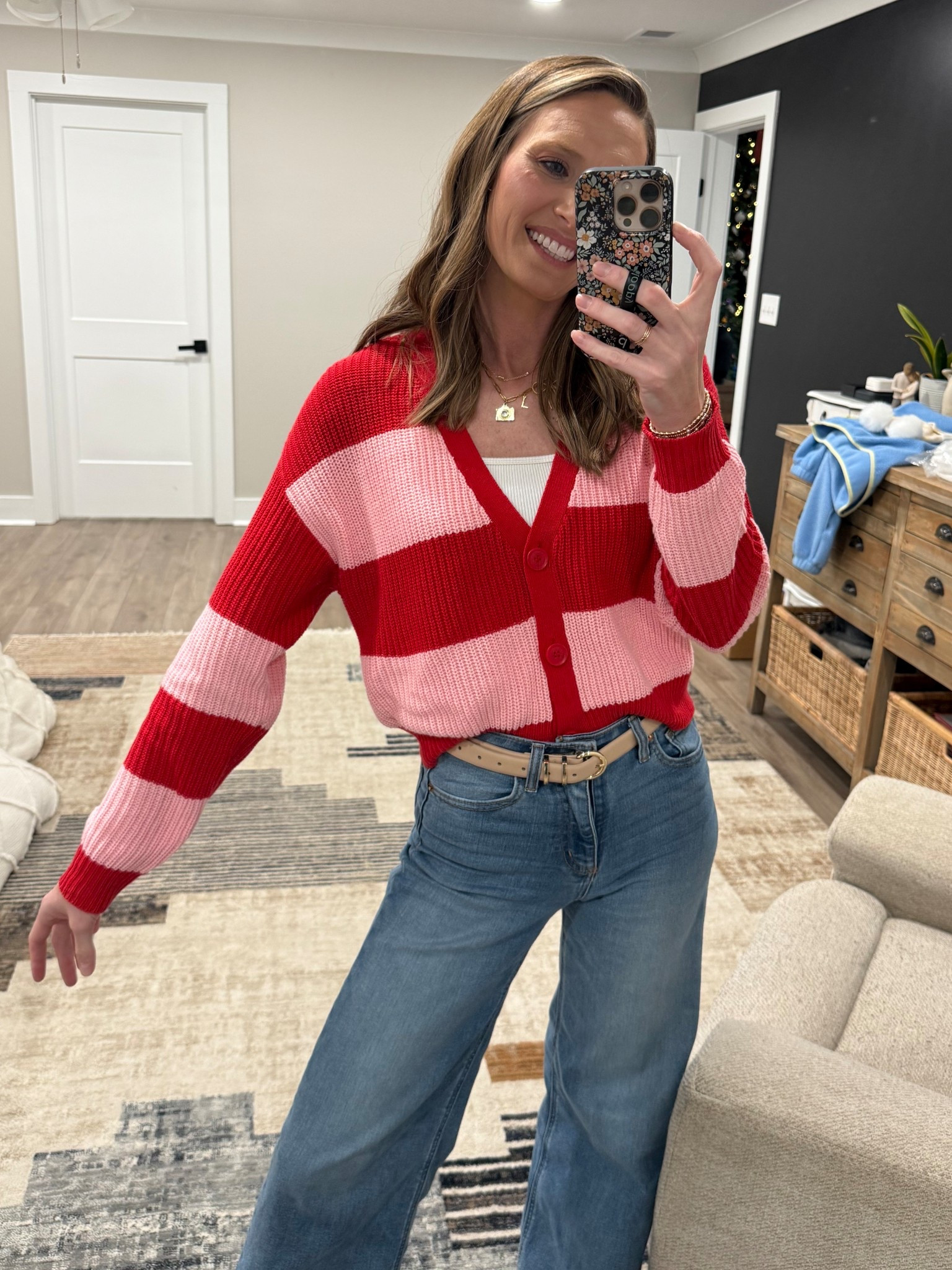 The cutest cardigan for Valentine’s Day 🩷❤️ and it’s under $20!!! I sized up to a medium! 

#LTKmomlife #LTKootd #LTKValentine