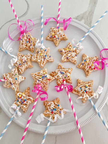 Organic, gluten-free, dairy free, artificial Dye free, rice crispy treats 

#LTKParties #LTKKids