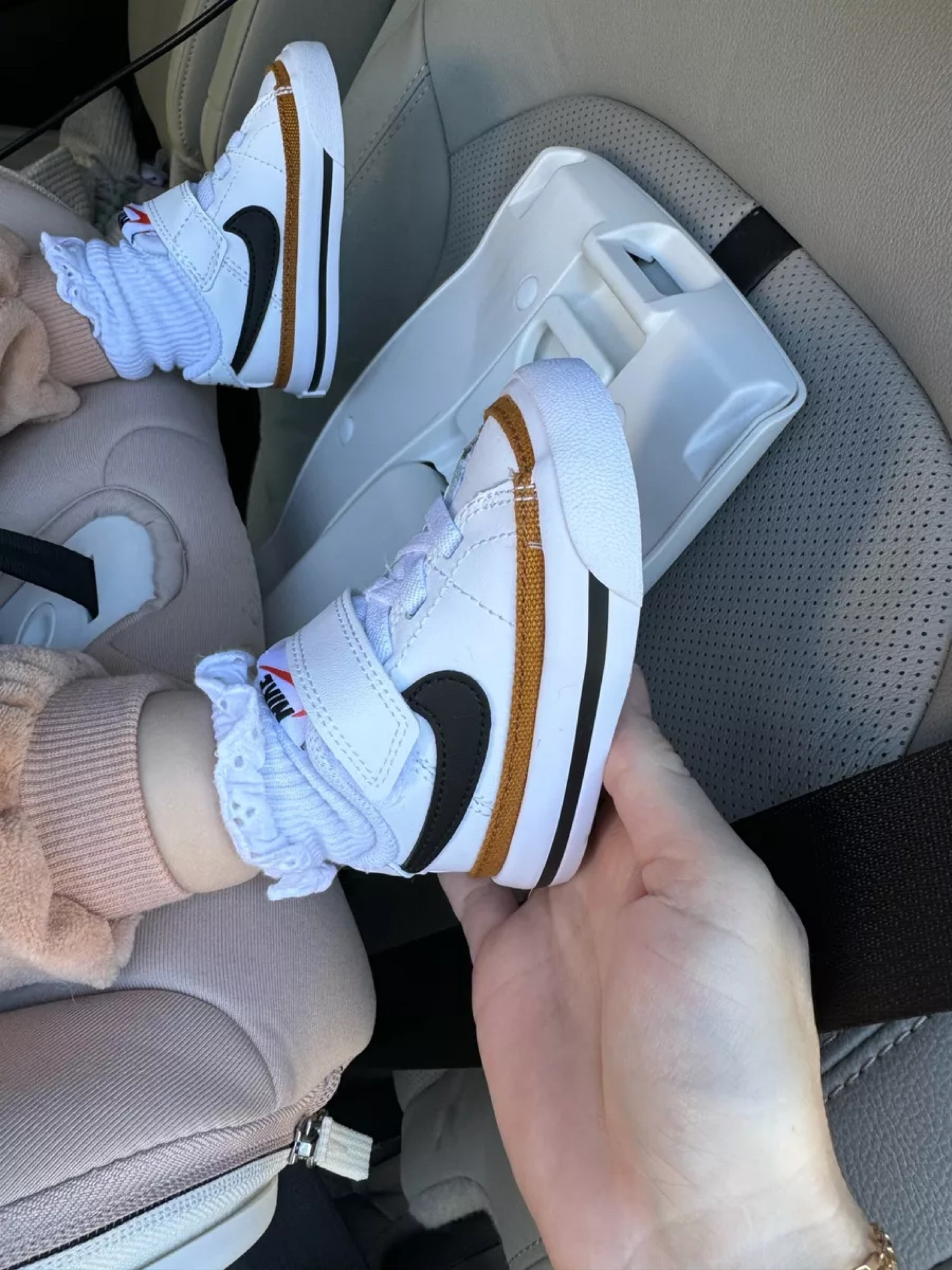 The cutest baby Nikes ever!!! 25% off with code LASTSHOT

Toddler gift
Baby sneakers
Kid shoes

#LTKSaleAlert #LTKHoliday #LTKBaby