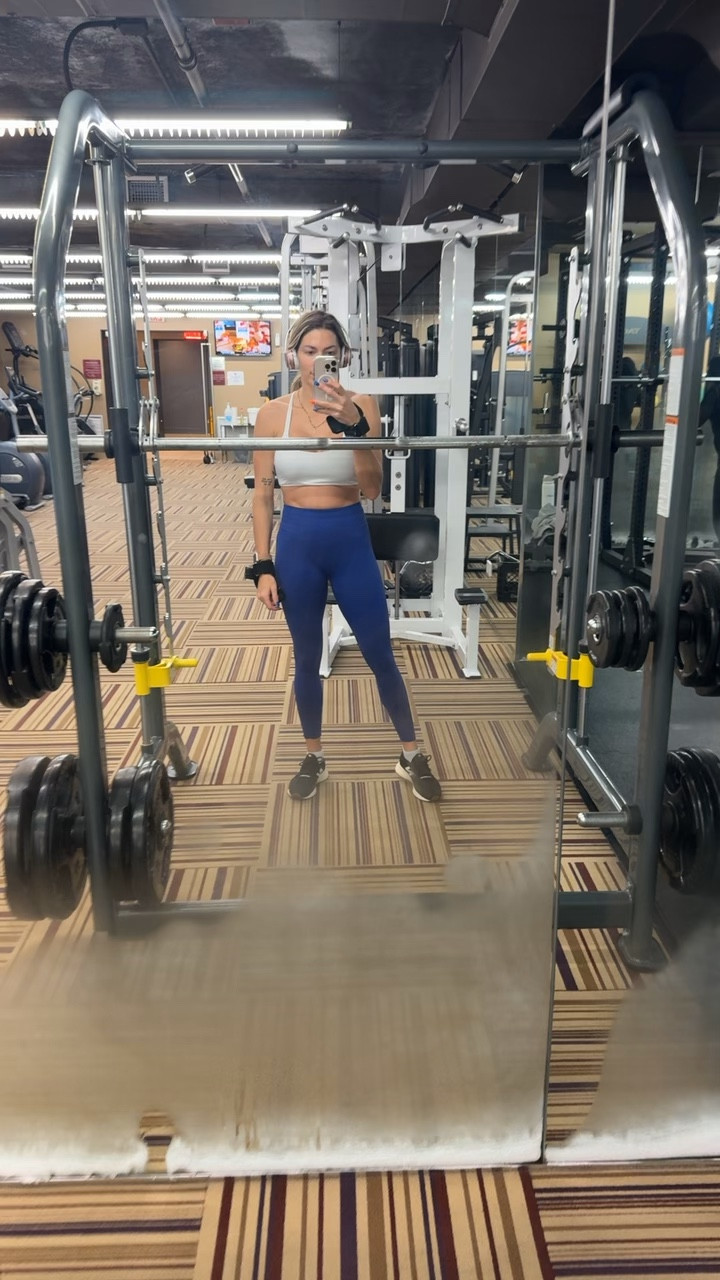 Update: my gym is still freezing 🥶 but that’s not stopping your girl from hitting her goals 💪🏼

#LTKmorningroutine #LTKfitnessgoals #LTKActive