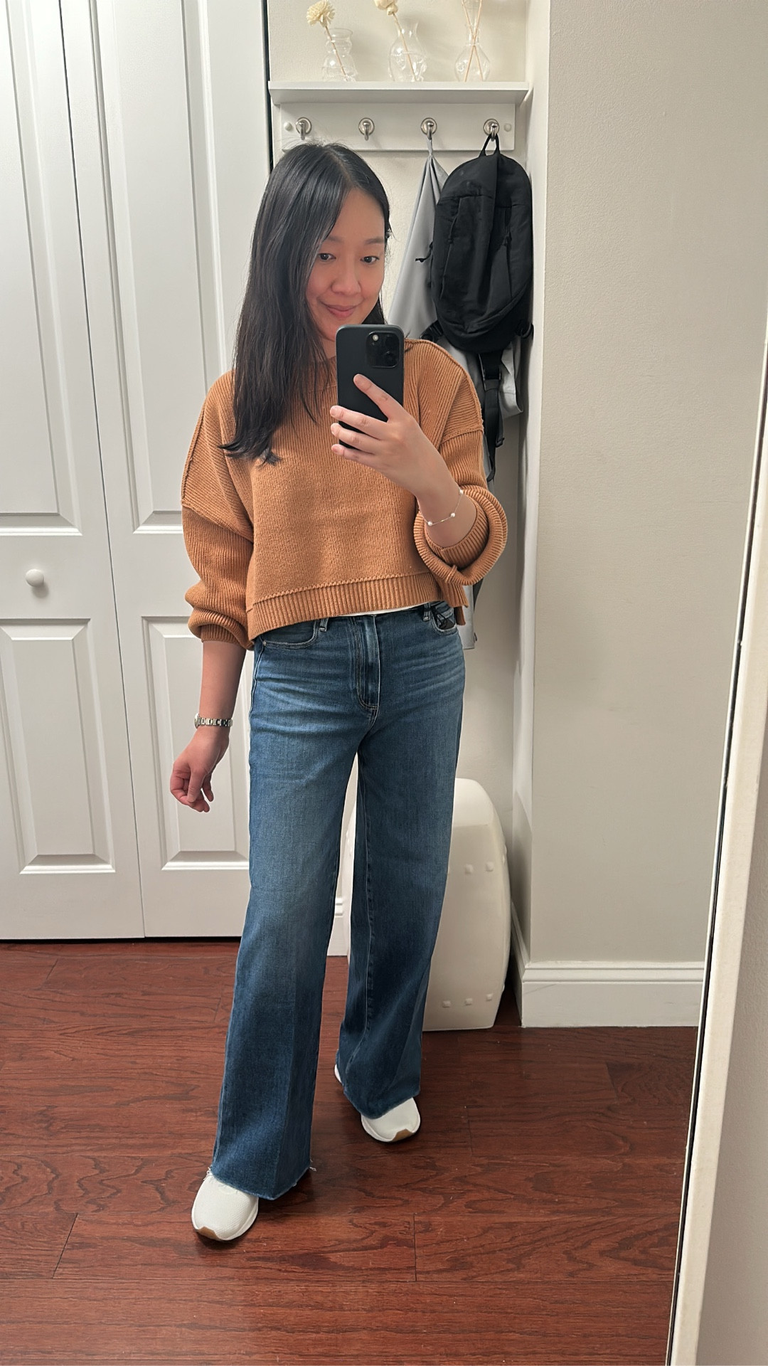 Reviewing these Paige Anessa petite wide leg jeans (I took size 26 petite) compared to the Quince Bella Stretch wide leg jeans on www.whatjesswore.com. Measurements in this blog post: https://www.whatjesswore.com/2025/10/paige-anessa-petite-29-wide-leg-jeans-vs-quince-bella-stretch-wide-leg-jeans.html

They’re $79.99 via T.J. Maxx (compared to $249 full retail).

Cropped Free People sweater ($39.99 via T.J. Maxx) in size S.

New Balance sneakers run small. I usually wear size US 6.5 in sneakers but I took these in size US 7.

I’m 42 yo, 5’ 2.5” and currently 115 pounds.

Fall style petite casual style

#LTKOver40 #LTKPetite #LTKFindsUnder100