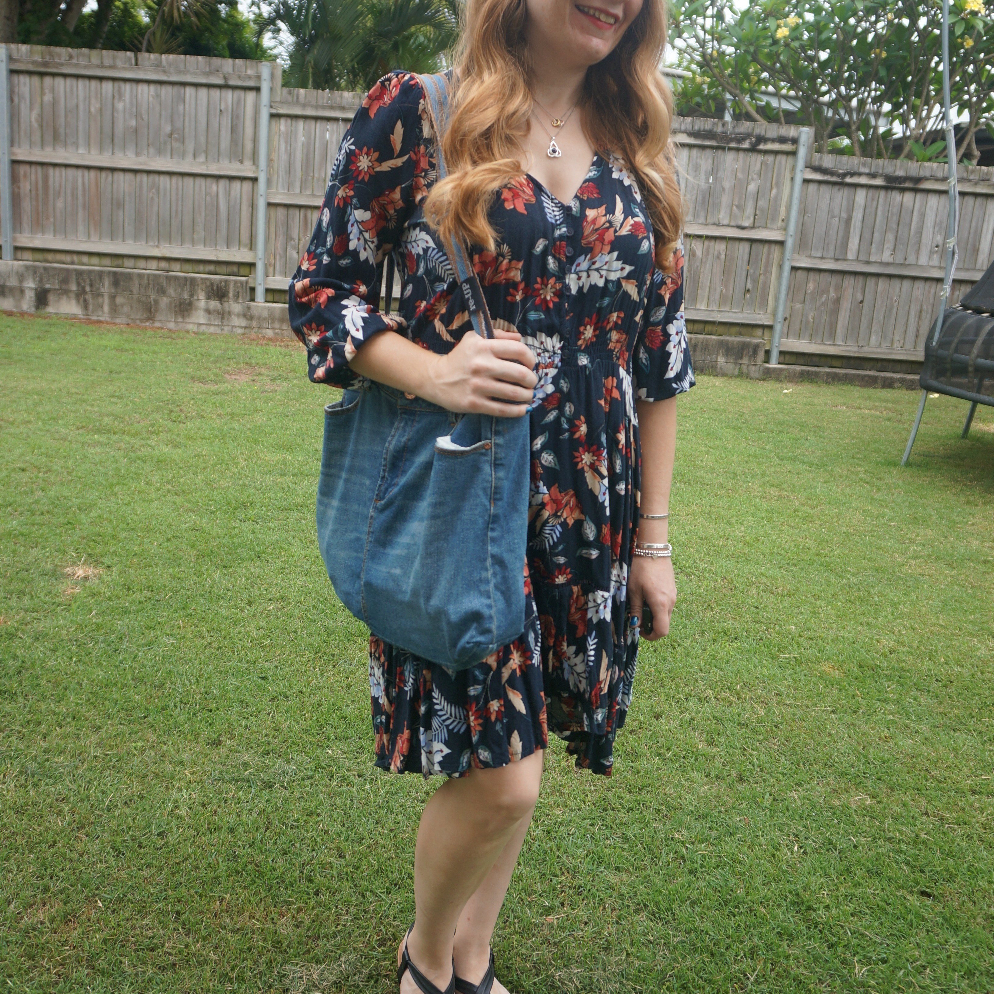 Jaase Celine autumn leaves print dress with upcycled denim tote bag 💙

#LTKbag #LTKdresses #LTKaustralia