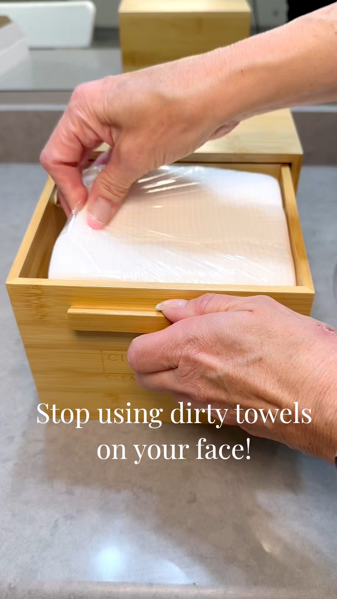 One small skincare swap that made a big difference for my skin 🤍
I stopped using regular towels on my face and switched to these disposable face towels — way more hygienic, no bacteria, and perfect for sensitive or acne-prone skin. Such an easy upgrade. #skincarefavorites #skincareroutine #momlife #cleanskincare
#beautyhacks #amazonmusthaves #everydayskincare #selfcarefinds


#LTKBeauty #LTKselfcare
