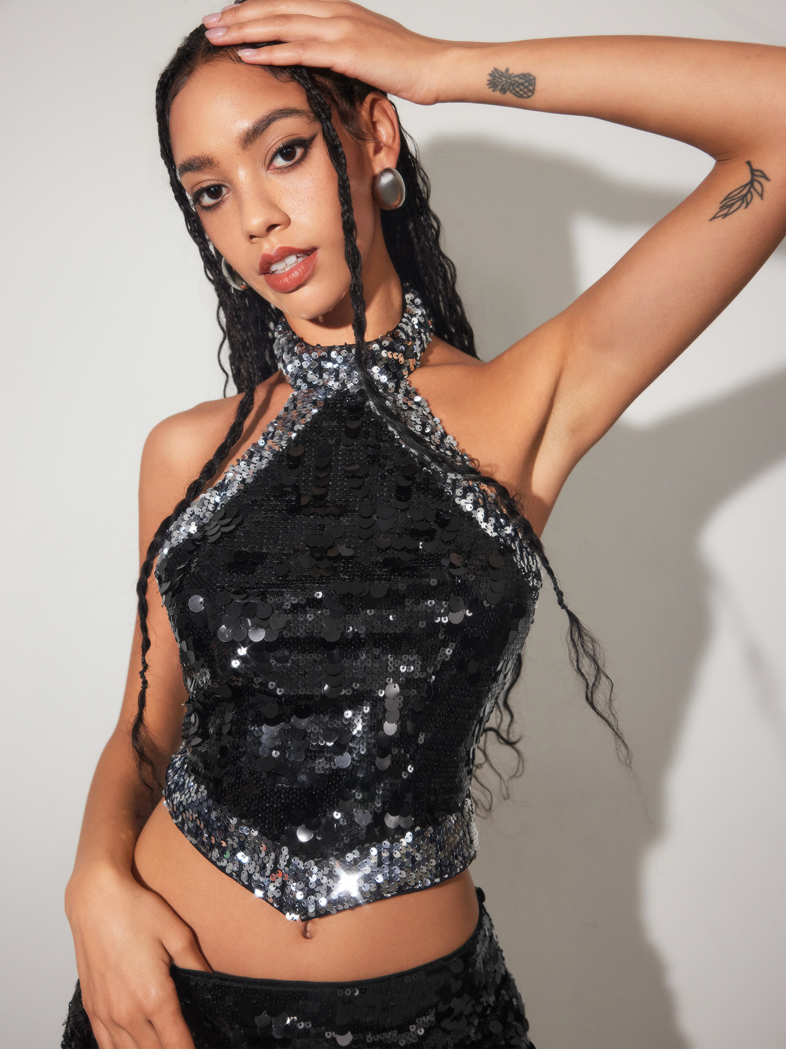 Sabrina Carpenter Outfit Sequins Sequin Halter Neckline Contrasting Binding Crop Tank Top For Par... | Cider