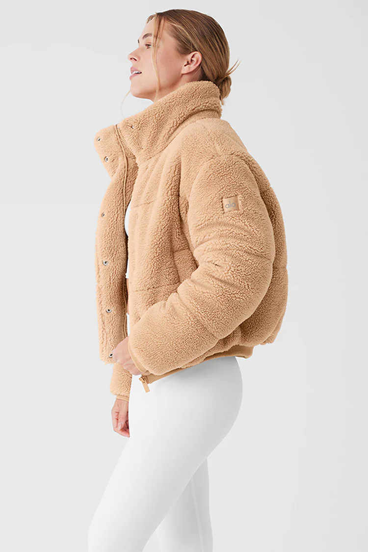 Sherpa Snow Angel Puffer - Black | Alo Yoga (US)