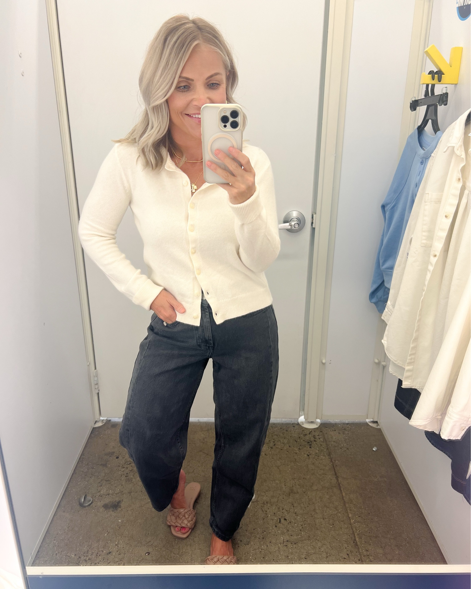 Swipe to see all the looks ->

Old Navy Try-On!🌟& everything is 40% off until 7/31!! So many good new tops, the comfiest wide leg baggy jeans, and a really cute denim dress!


Summer outfits, summer styles, midsize fashion, petite fashion, old navy style, barrel jeans, old navy sale, teacher outfits, workwear, summer dresses, pink sweatsuit

#LTKSaleAlert #LTKPetite #LTKMidsize
