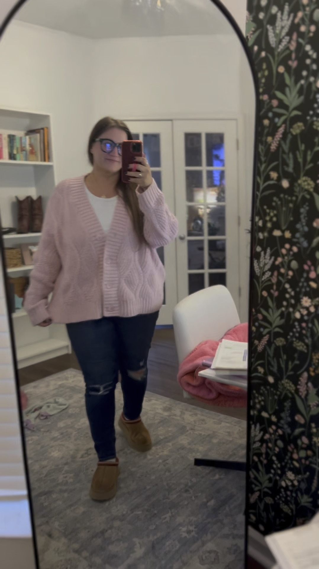Tuesday work from home! Loving this pink sweater from target. Jeans are 16s from American Eagle. 💙

#LTKSeasonal #LTKPlusSize #LTKGiftGuide