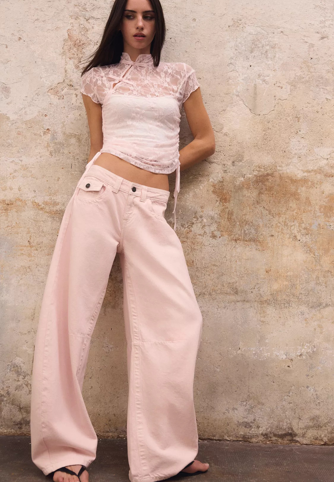 Barrel-Jeans mit niedrigem Bund - Mode f\u00fcr Damen | Stradivarius Deutschland | Stradivarius DE