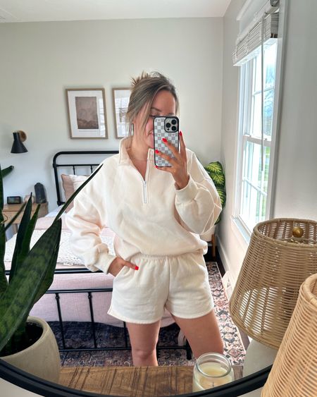 Amazon set for the win today — freaking love this set for spring. Overnight shipping. Size medium! Comes in a ton of color options. 

Amazon find, Amazon set, cream set, shorts set, sweatshirt set, quarter zip 

#LTKunder50