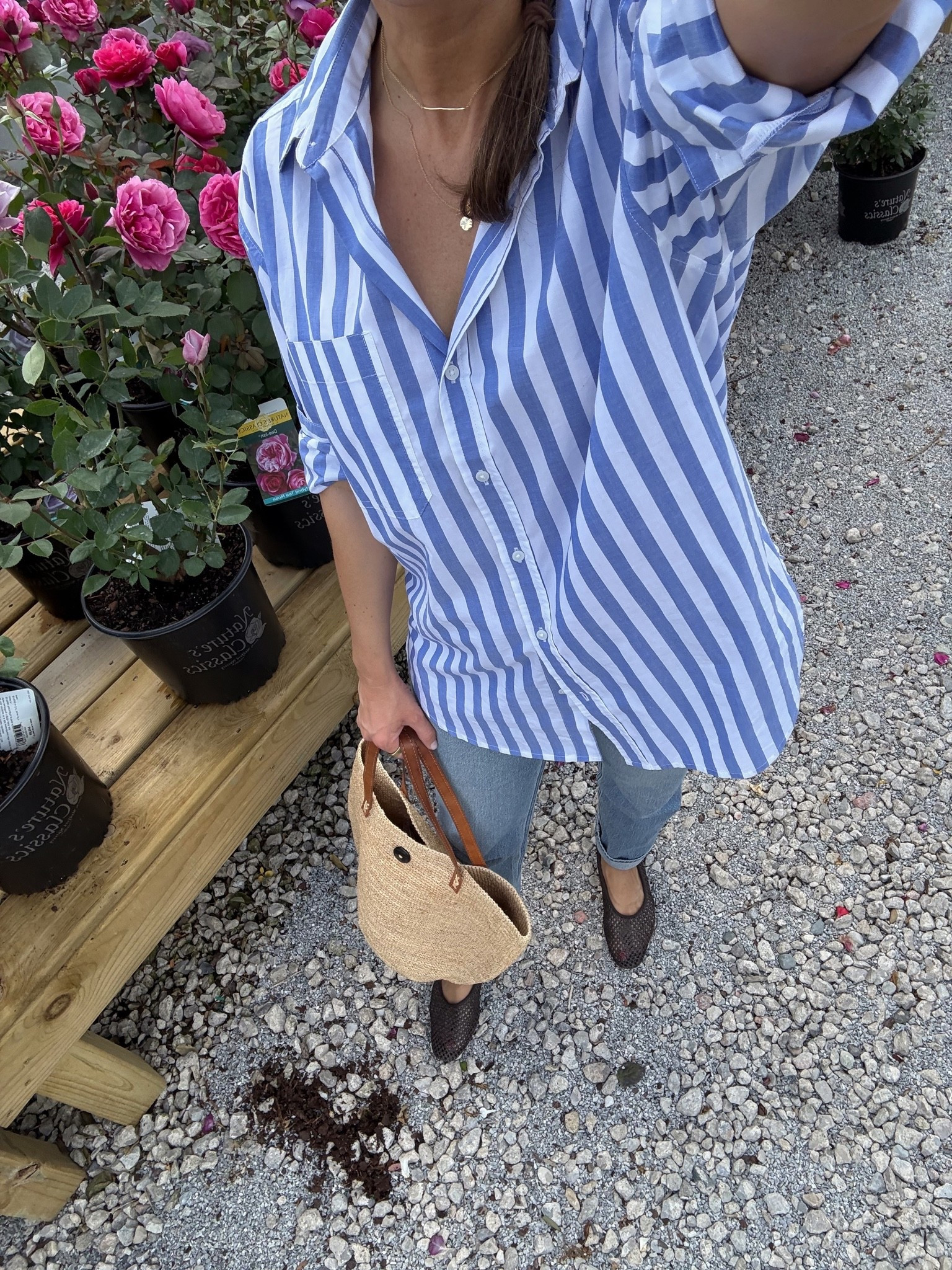 Perfect 90’s straight leg jeans.  I sized up 2 sizes!!! They do stretch out a bit and are the perfect 90’s relaxed fit. Sizing really depends on your body type.