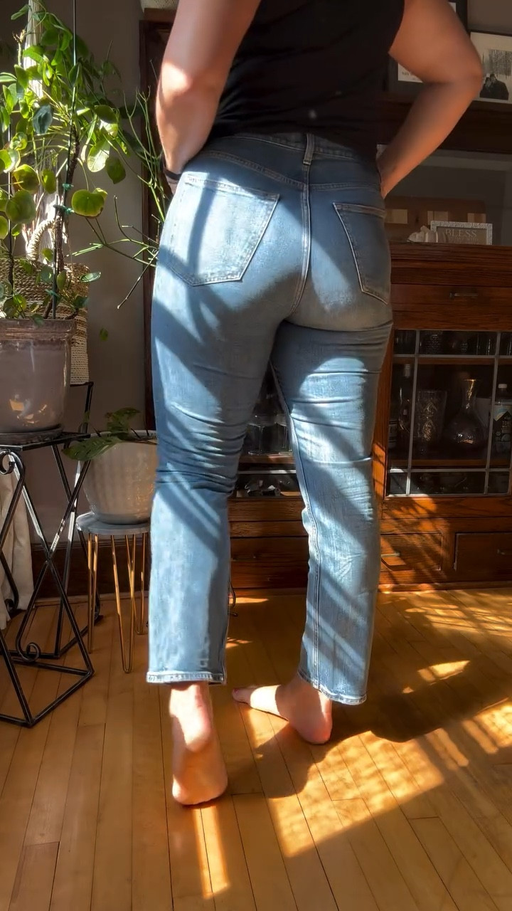 You could say I’m brand loyal with my jeans 👖 

👖they come in long and extra long 
👖they come in curve love and classic fit (hello no  waist gap!)
👖they range from size 23-38
👖the styles and fits are endless 
👖they hold up with lots of wear! 

Today they’re 20% off PLUS if you shop through the LTK app you can stack an extra 25% off 🤯 

Let me know if you have any questions on sizing, lengths, the LTK app exclusive sale and beyond! 

PS we have a handful of pairs in our by appointment rummage (see our last few posts on this for locals)